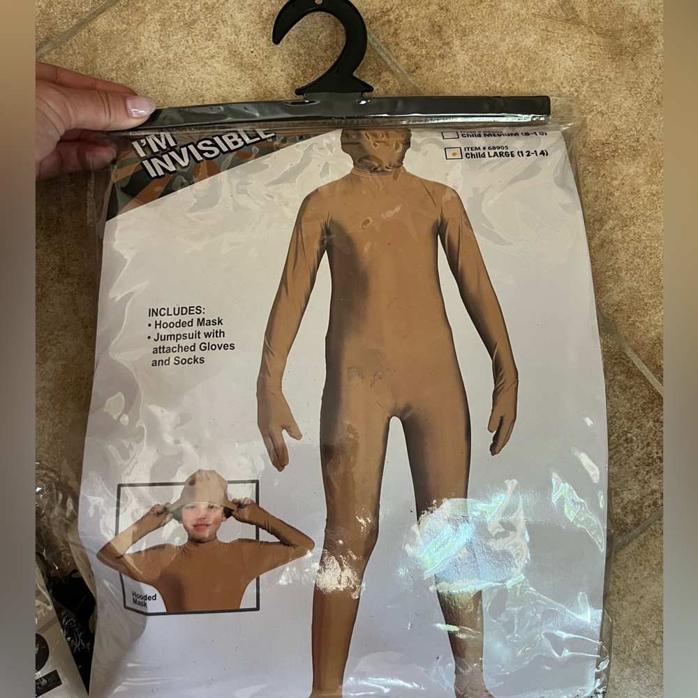 “Invisible”Halloween Costume